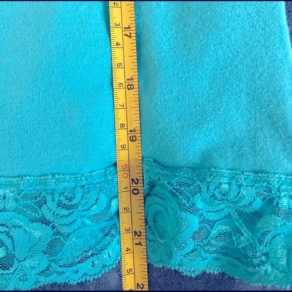 FINAL PRICE VTG Camisole Bundle (2) 
Lace Stretchy sz M - Picture 6 of 7